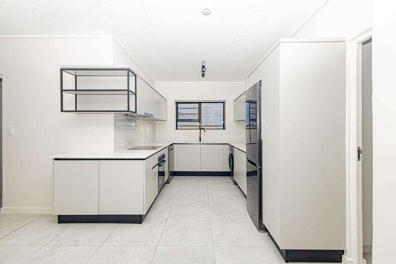 To Let 3 Bedroom Property for Rent in Sandown Western Cape